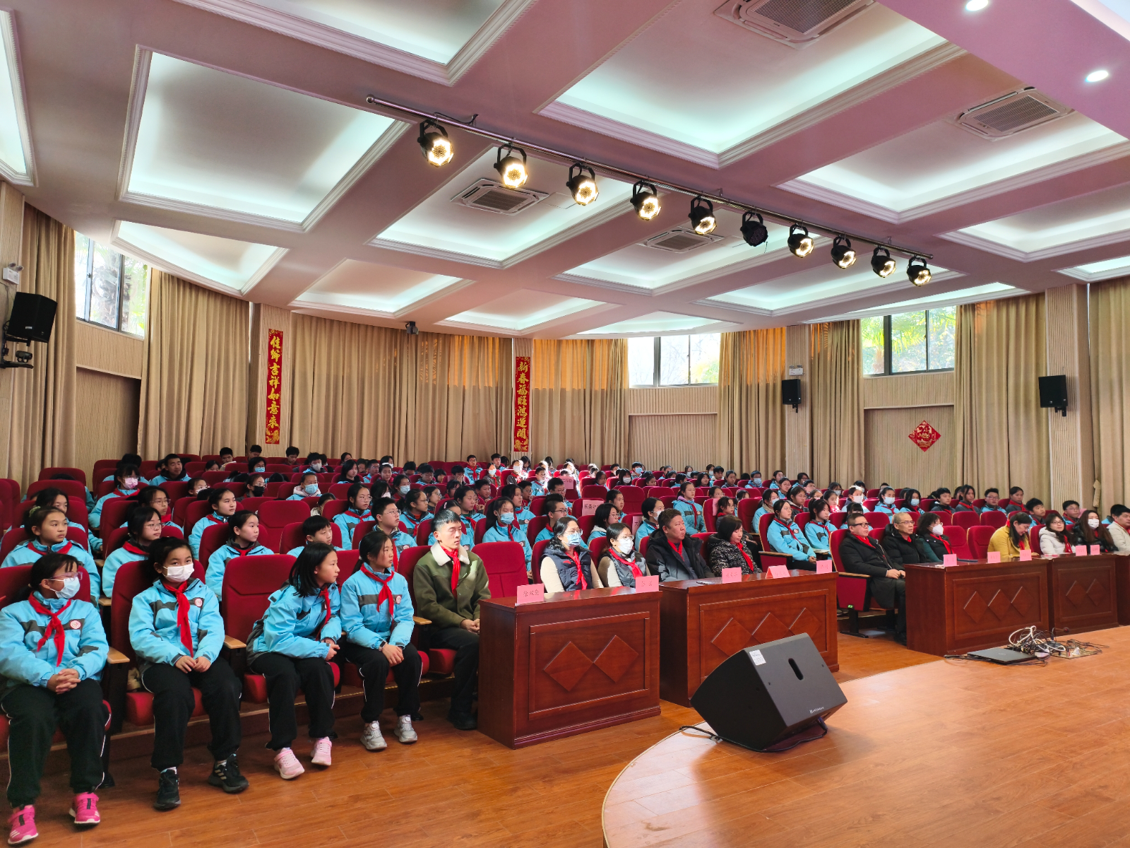 观众.jpg 观众.jpg