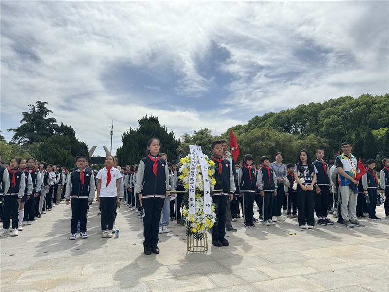 高桥烈士陵园2..jpg 高桥烈士陵园2..jpg