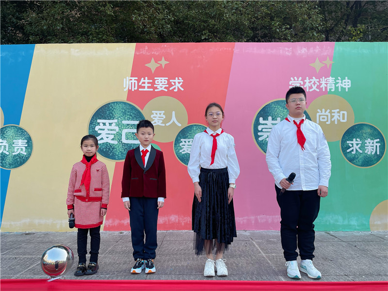 朗诵高行.jpg 朗诵高行.jpg