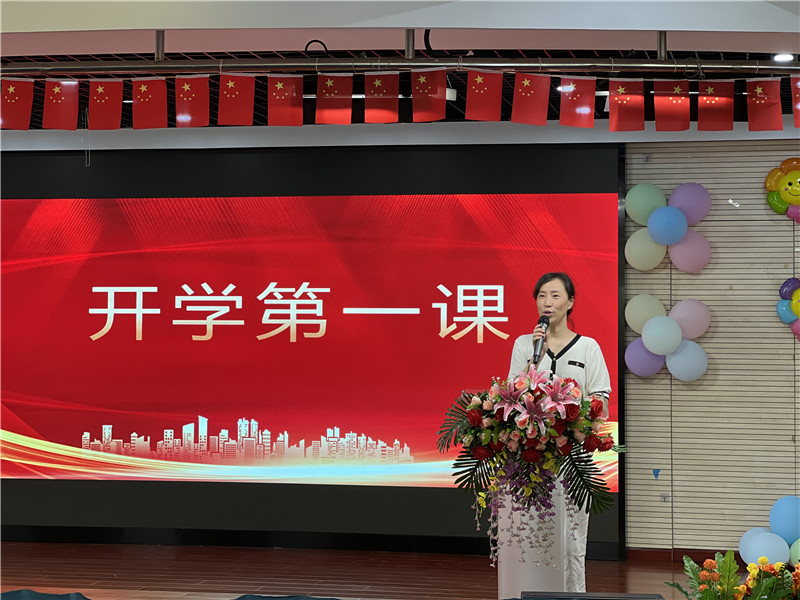 尤老师.jpg 尤老师.jpg