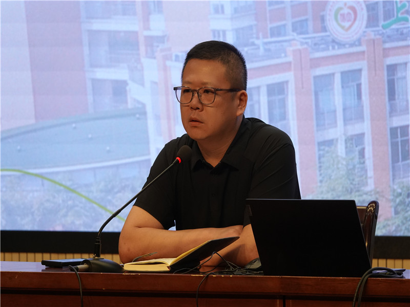 家长会 季.jpg 家长会 季.jpg