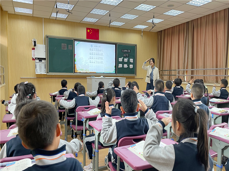 王雨菲1.jpg 王雨菲1.jpg