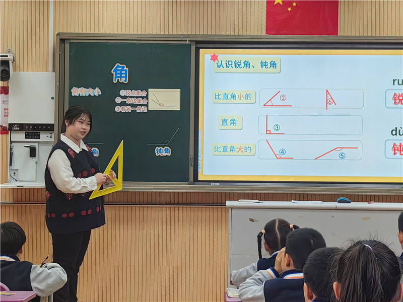 陆婧裔1.jpg 陆婧裔1.jpg