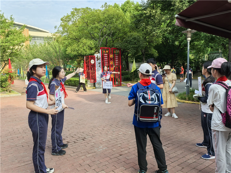 志愿者.jpg 志愿者.jpg